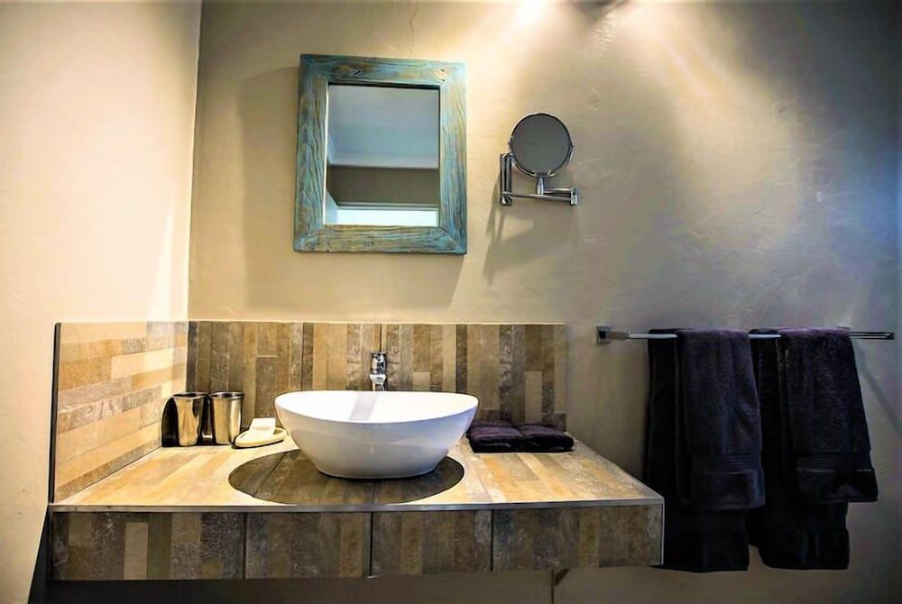 The Water Front Exclusive Twin Room 3