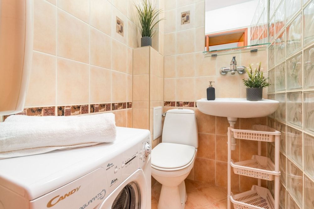 Studio Warsaw Wilcza by Renters Studio, Kitchen 10