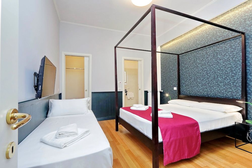 undefined Cozy Vittoria Colonna