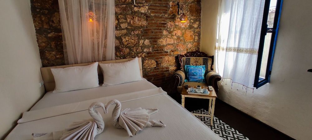 Ayvalik Moda Pansiyon Standard Double Room 19