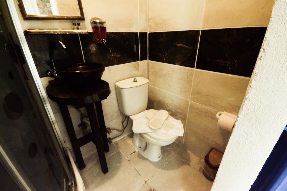 Ayvalik Moda Pansiyon Standard Double Room 40