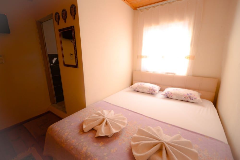 Ayvalik Moda Pansiyon Standard Double Room 27