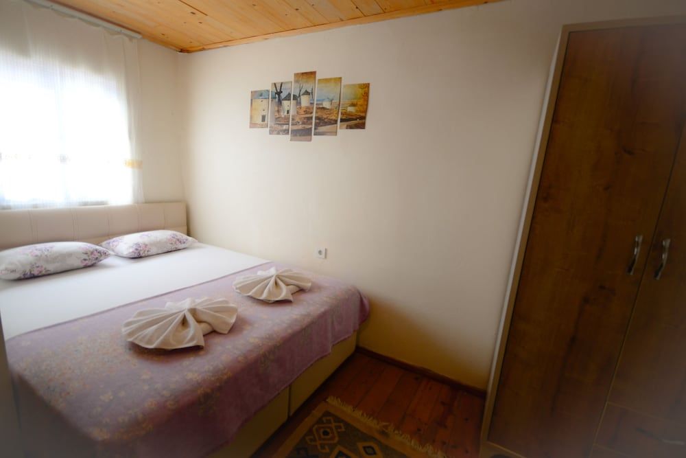 Ayvalik Moda Pansiyon Standard Double Room 29
