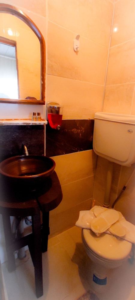 Ayvalik Moda Pansiyon Standard Double Room 41