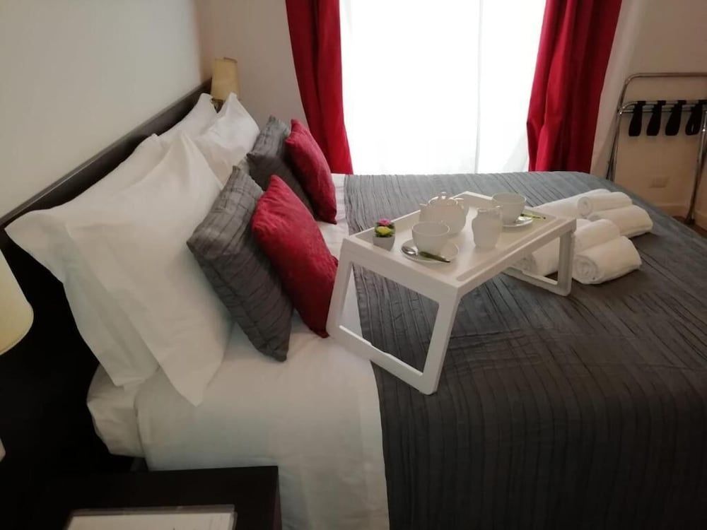 undefined Julius Caesar Home 8