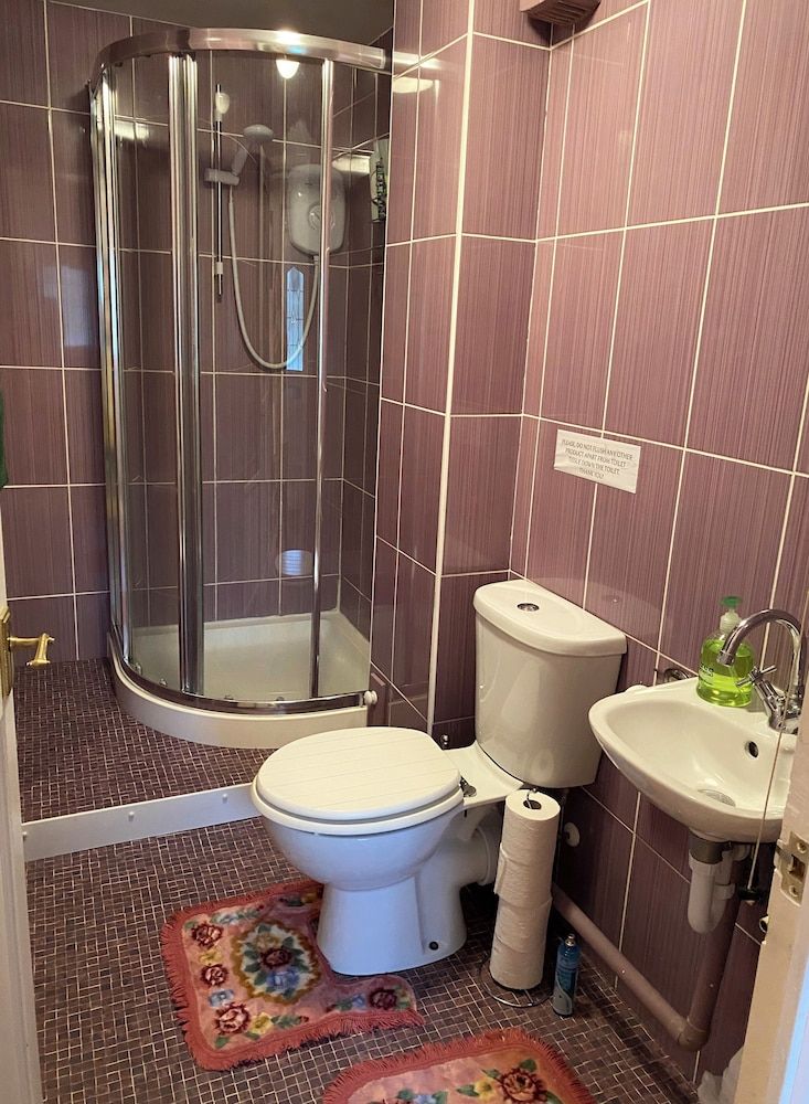 Camelot Retreat Classic Double or Twin Room, Shared Bathroom, Mountain View (Chalice Room) 4