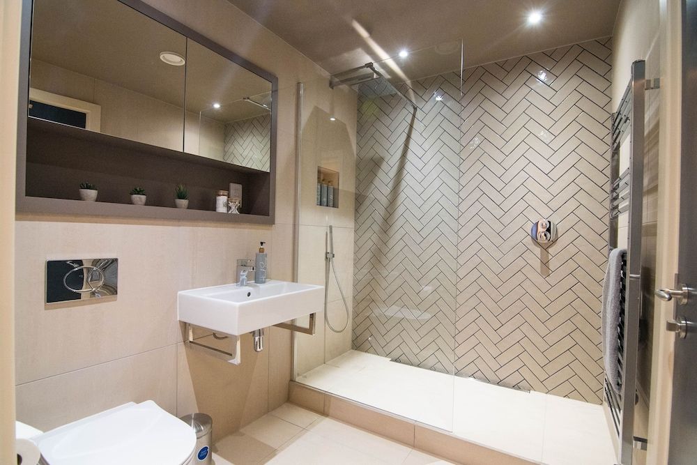 King's 39 Luxury Apartment, Ensuite, Garden View (King's 39) 4