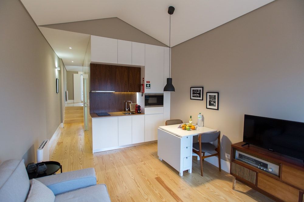 Porto and Clérigos Views by Porto City hosts Deluxe Apartment, 1 Bedroom, Non Smoking, City View (4) 23