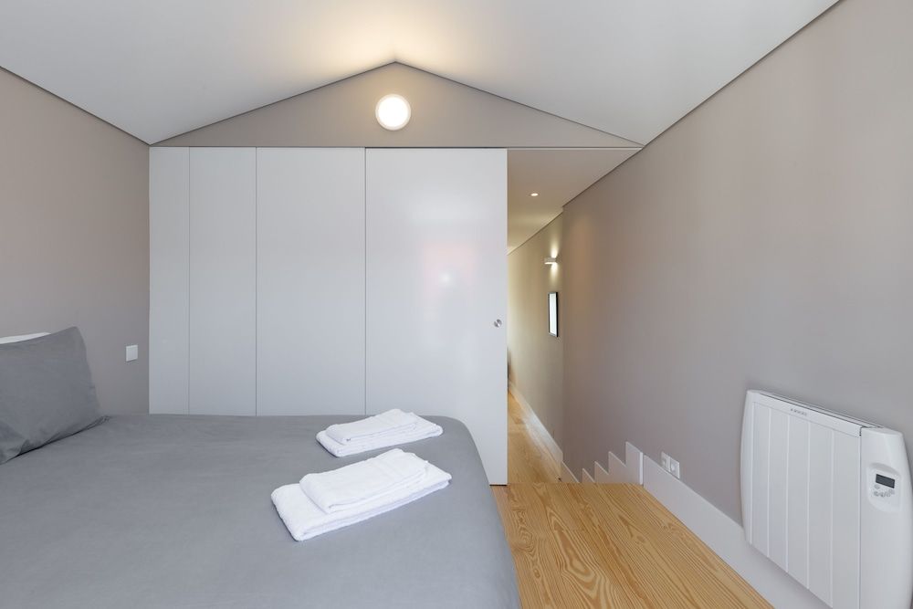 Porto and Clérigos Views by Porto City hosts Deluxe Apartment, 1 Bedroom, Non Smoking, City View (4) 16