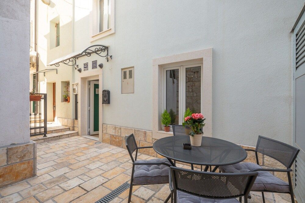 undefined 3 - Beautiful Modern apt in the Heart of Split 9
