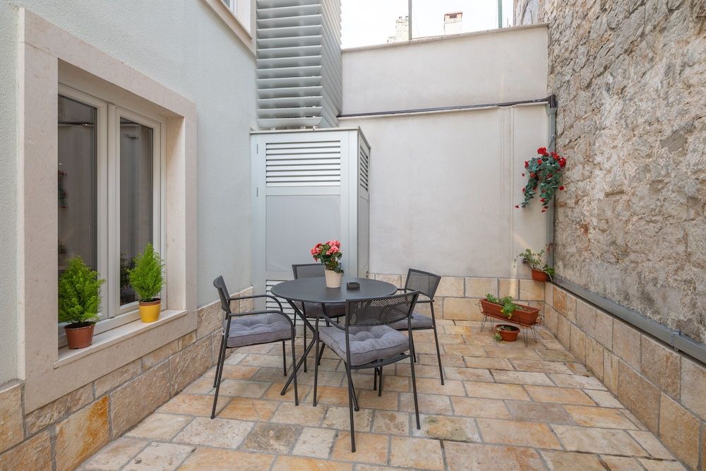 undefined 3 - Beautiful Modern apt in the Heart of Split 8