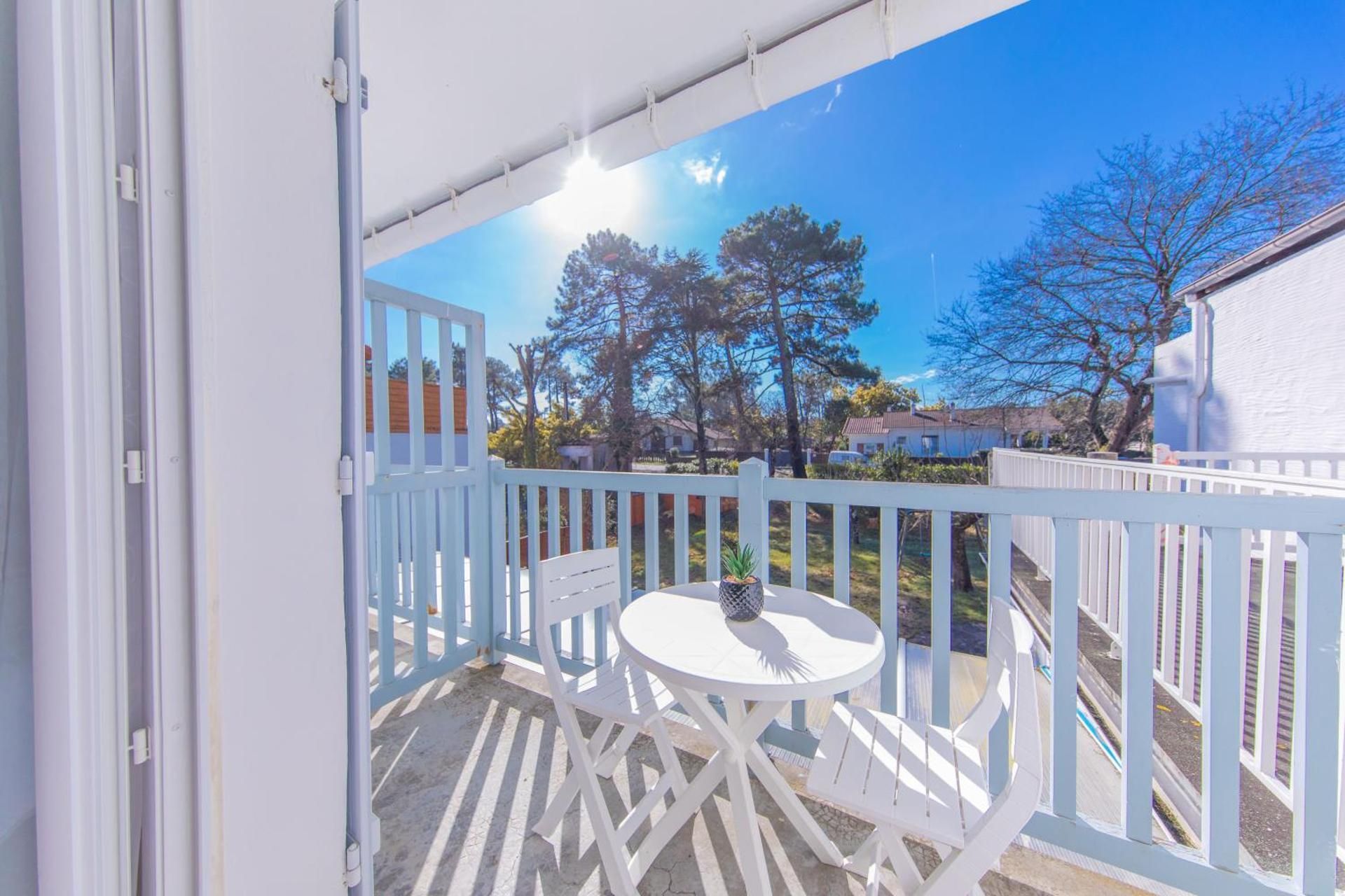 Twin Room with Balcony