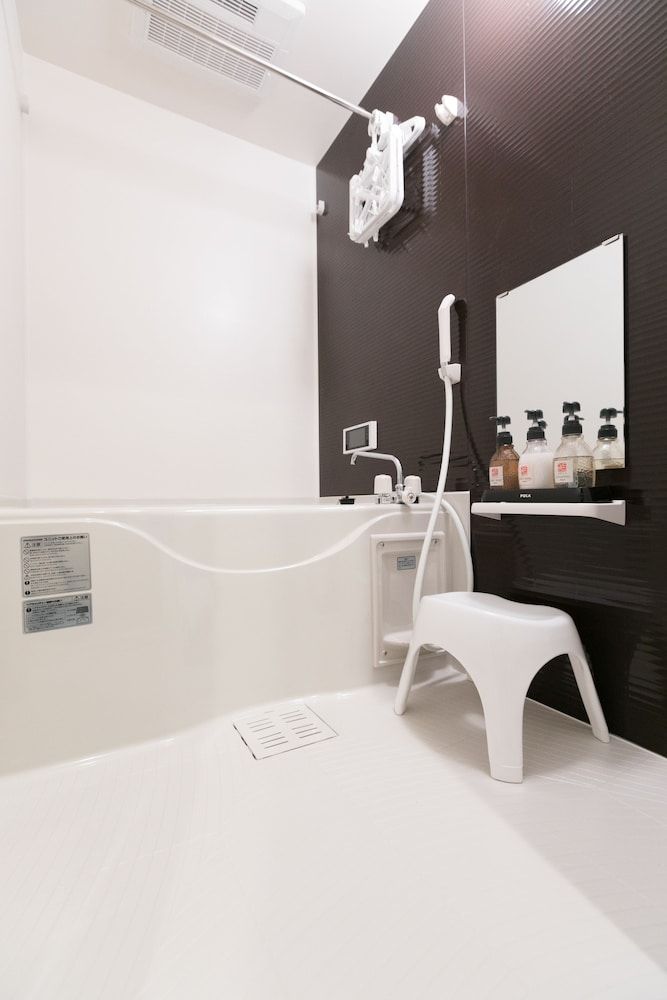 Stay SAKURA Kyoto Shijo Karasuma Twin Room with City View 8