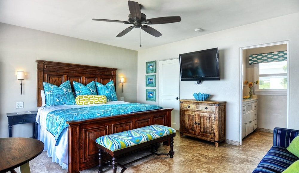 Beachcomber Inn Deluxe Villa, Beach View (Room 6 North Villa) 8