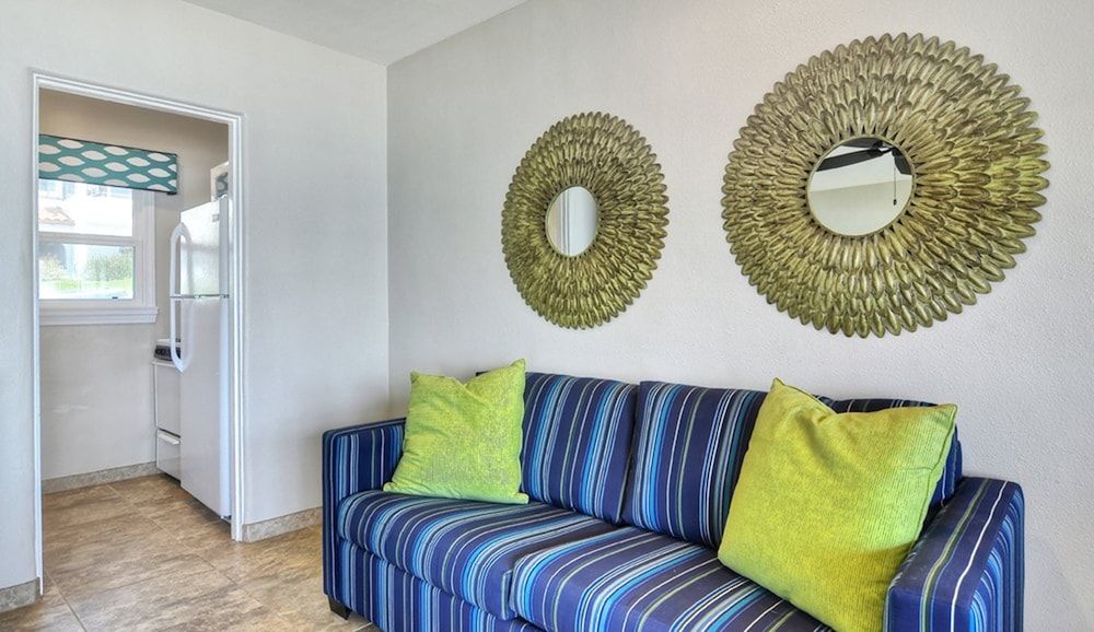 Beachcomber Inn Deluxe Villa, Beach View (Room 6 North Villa) 3