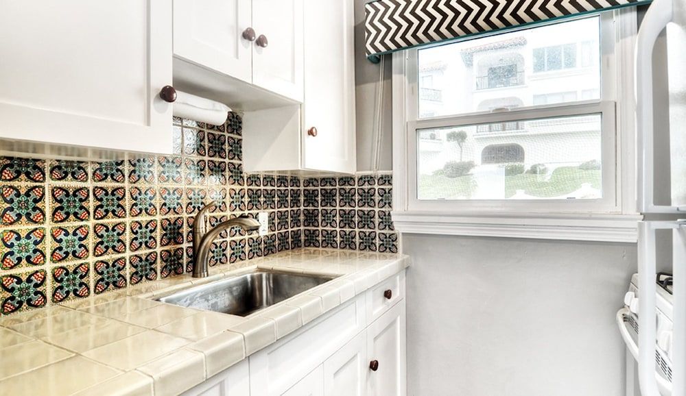 Beachcomber Inn Deluxe Villa, Beach View (Room 5 North Villa) 5