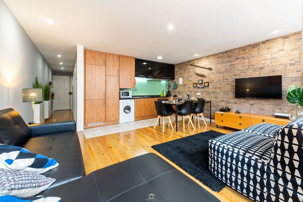 undefined Merc Porto Downtown 9