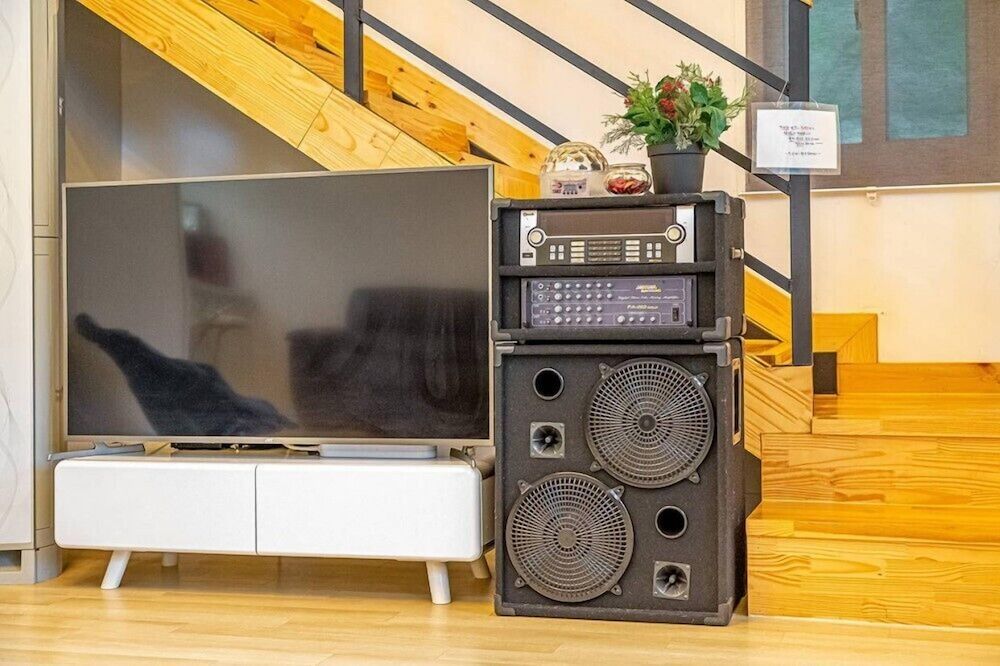 Vivaldi white house in vally Room (Love (Private)) 6