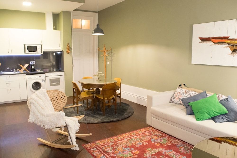 undefined Merc Porto Central 8