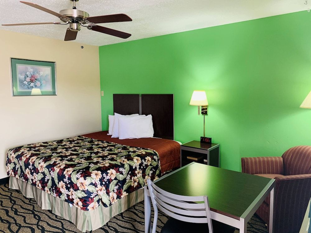 Thunderbird Inn Room 2