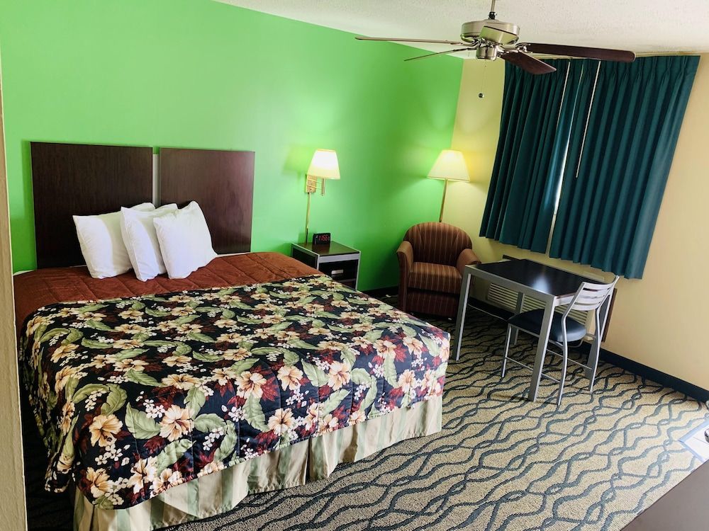 Thunderbird Inn Room