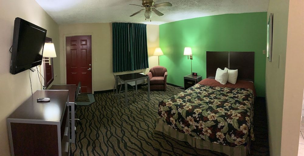Thunderbird Inn Single Room 8