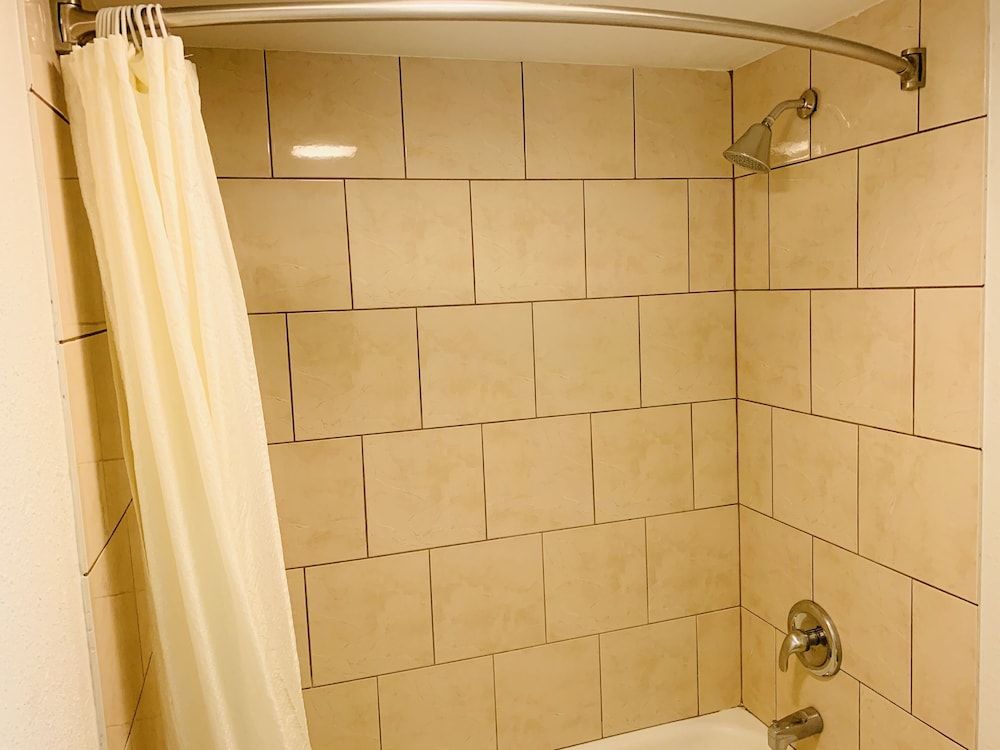 Thunderbird Inn Room 7