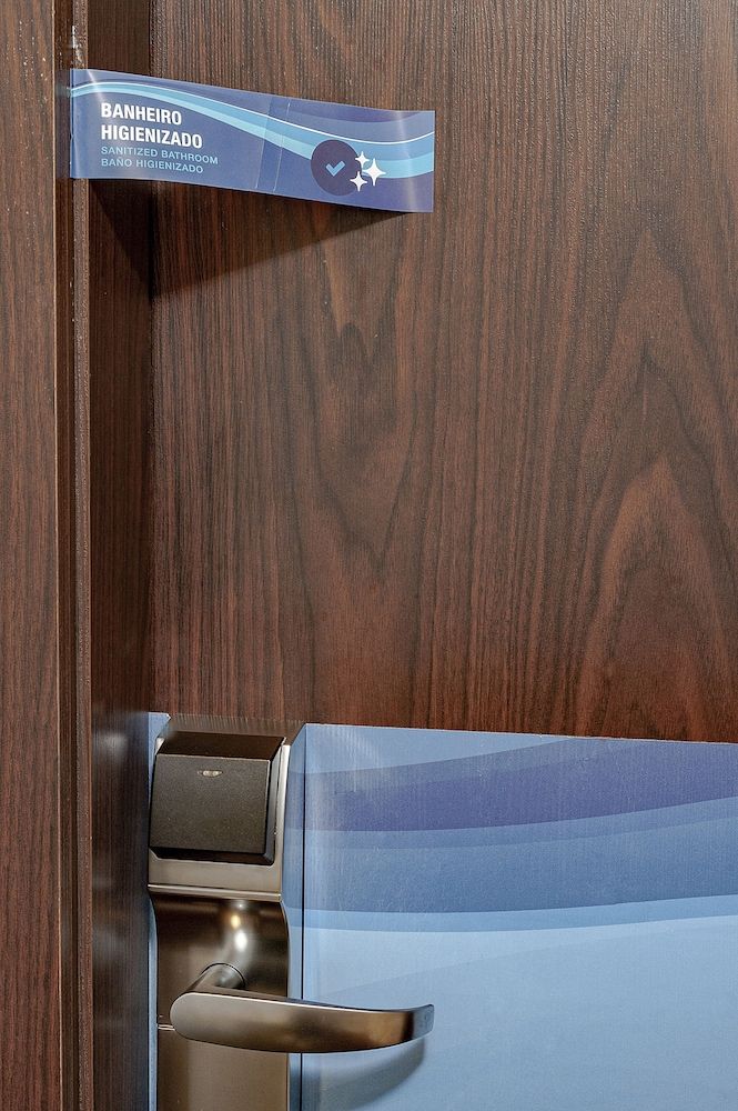 Comfort Twin Room, Shared Bathroom (domestic arrivals)