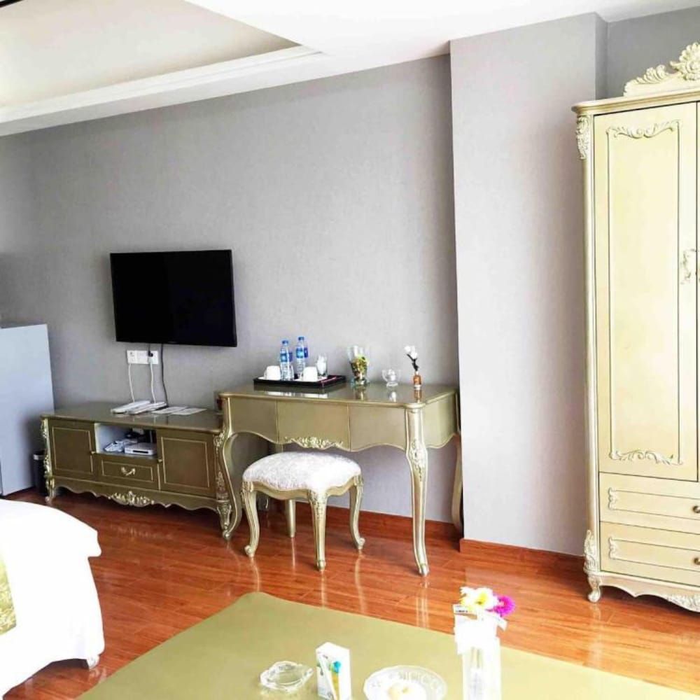 undefined Guangzhou Bvlgari Apartment 10