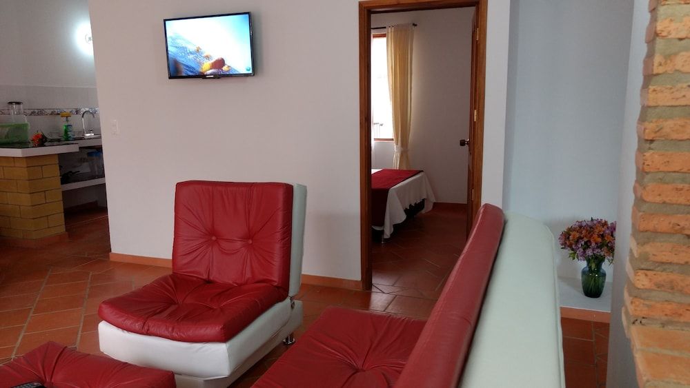 Apartahotel La Gran Familia Comfort Apartment, 3 Bedrooms, Kitchenette 6