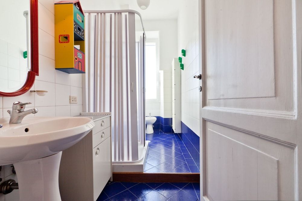 Porta Portese Colorful Flat Apartment, 2 Bedrooms 13