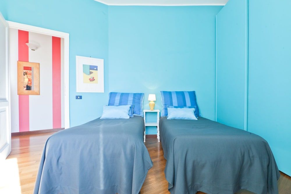 Porta Portese Colorful Flat Apartment, 2 Bedrooms 4