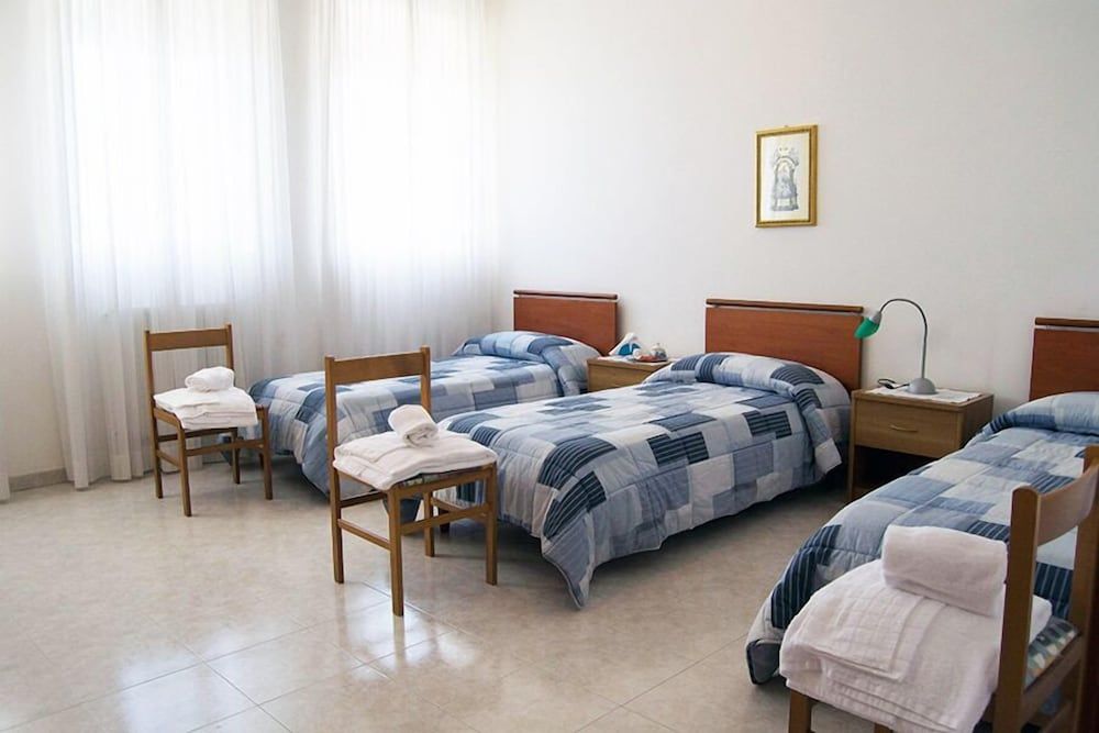 Basic Triple Room