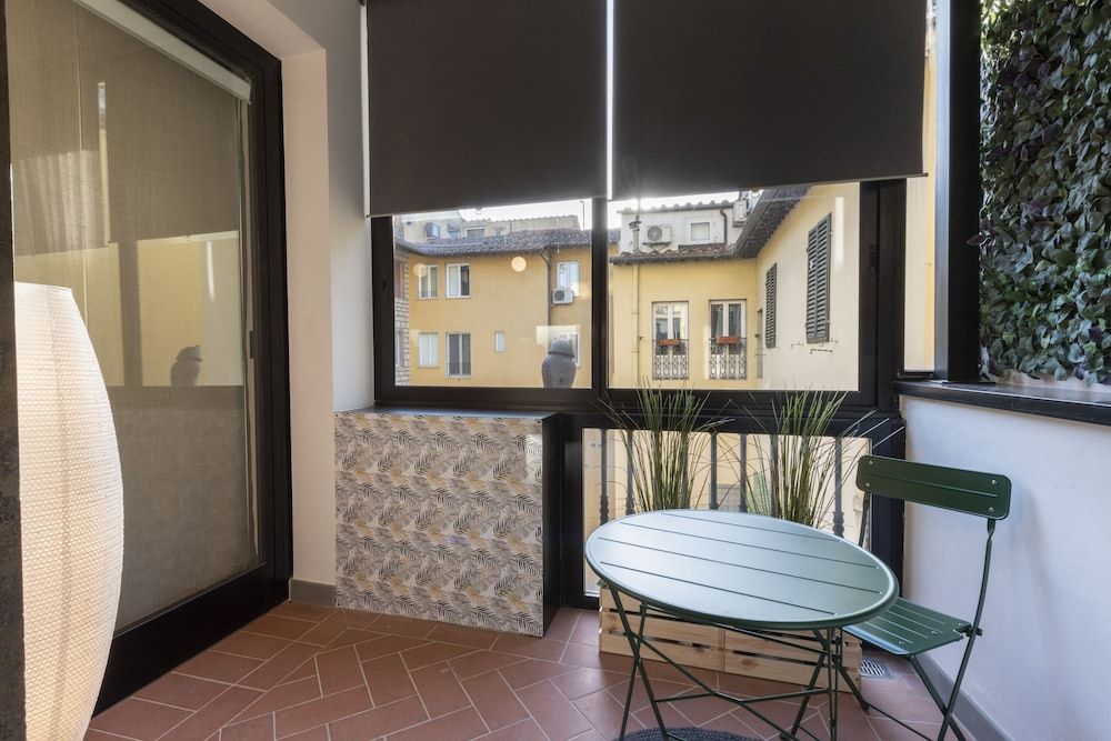 undefined Ponte Vecchio Luxury Suite by Mmega 10