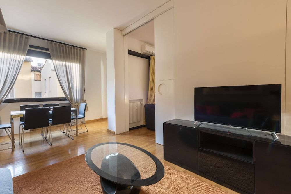 undefined Ponte Vecchio Luxury Suite by Mmega 9