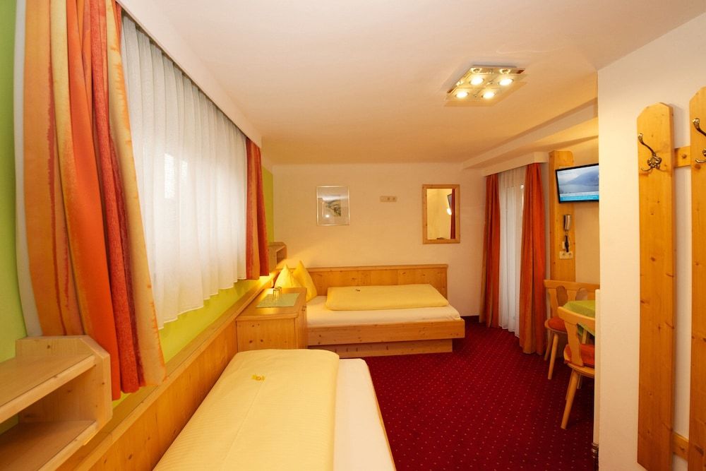 Pension Alpenrose Double Room, Private Bathroom 5
