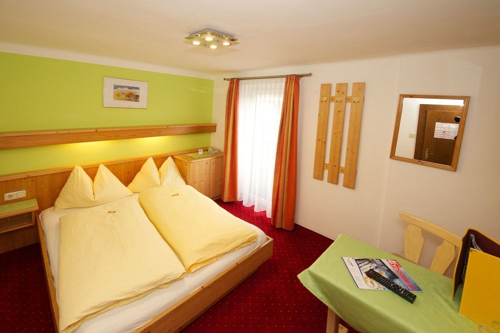 Pension Alpenrose Double Room, Private Bathroom 3