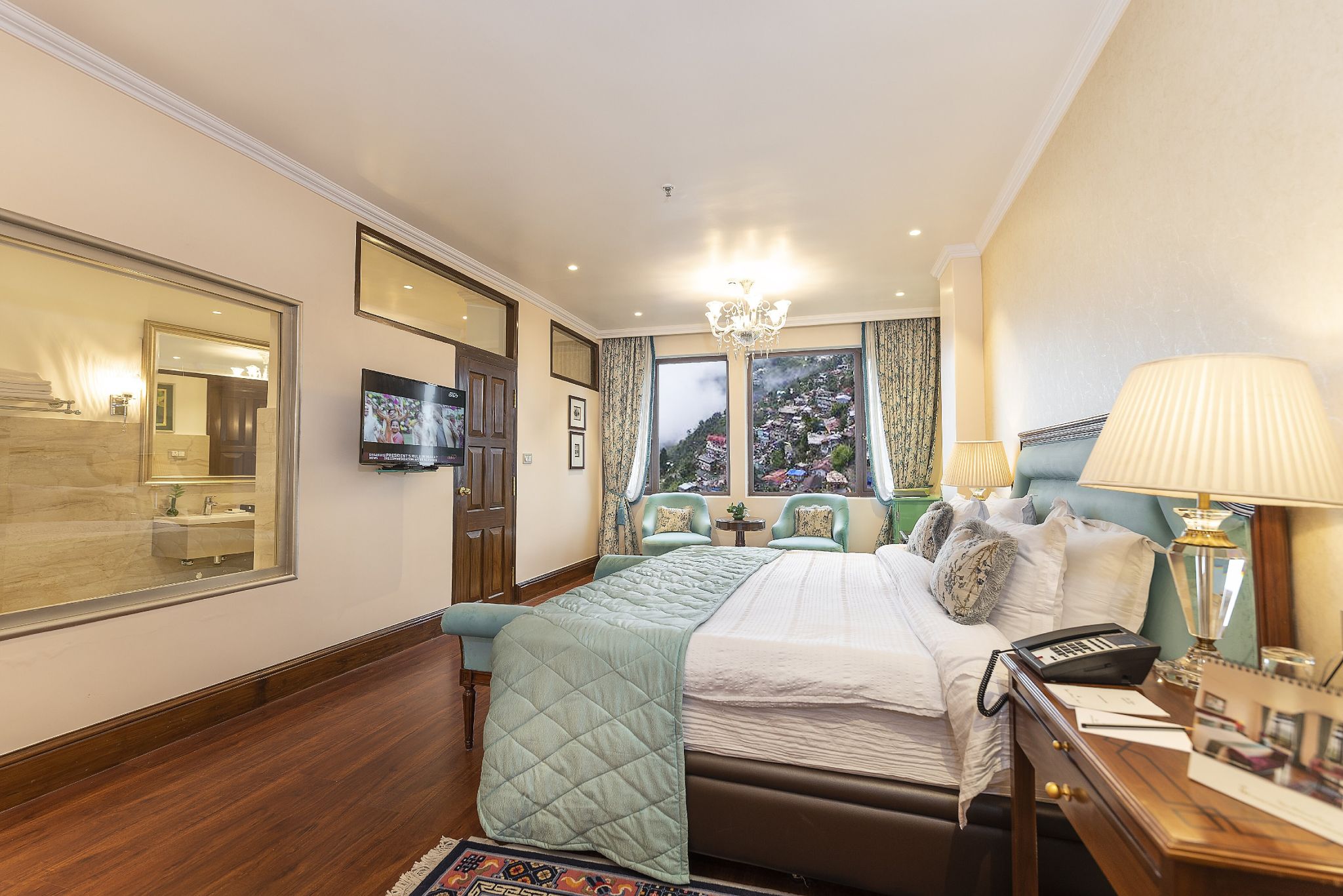 The Elgin Premier Room with Bathtub CP  2