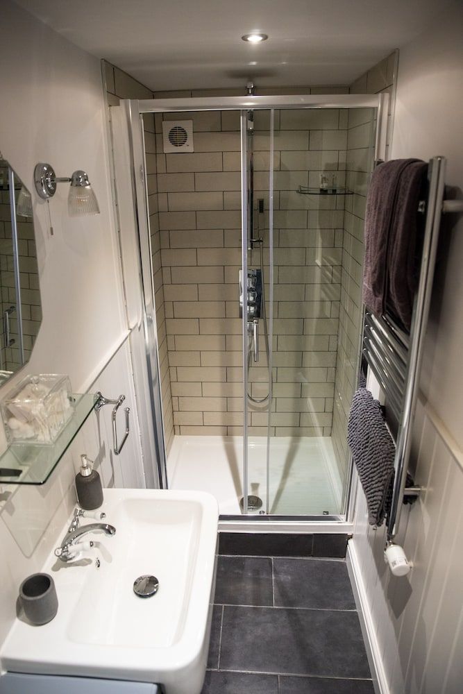 The Family Tree Deluxe Double Room, 1 King Bed, Private Bathroom 11