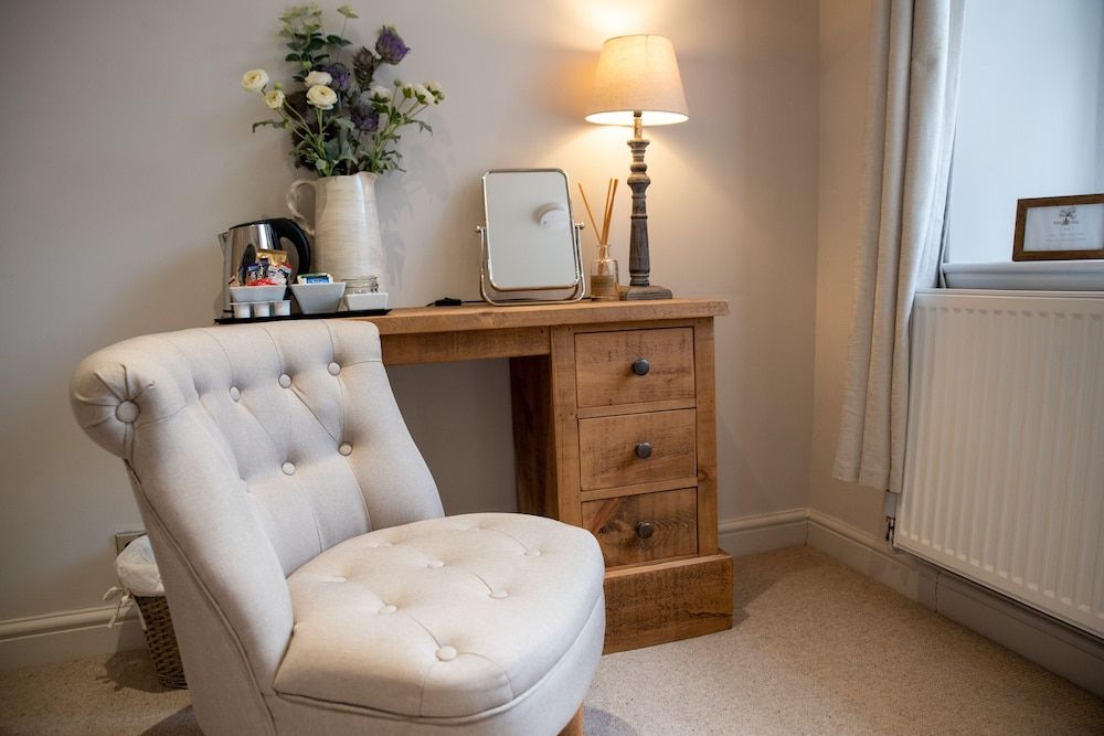 The Family Tree Traditional Double Room, 1 King Bed, Ensuite 10