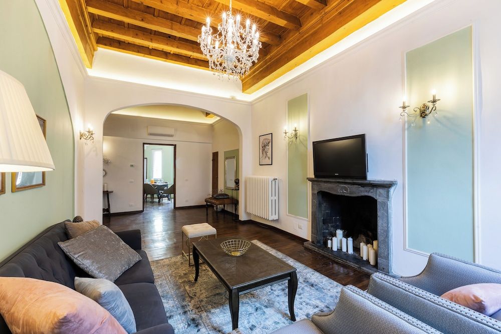A Florence Palace - 4 Bedroom Apt - Santa Croce Apartment, 4 Bedrooms 17