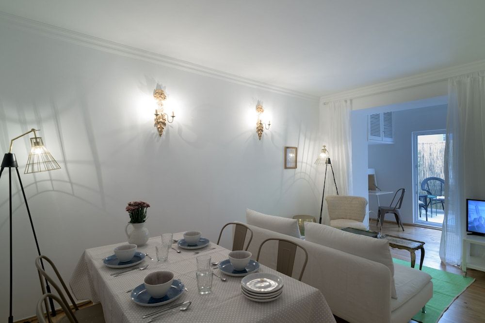 undefined Spacious Bairro Alto Apartment + Courtyard, By TimeCooler 3