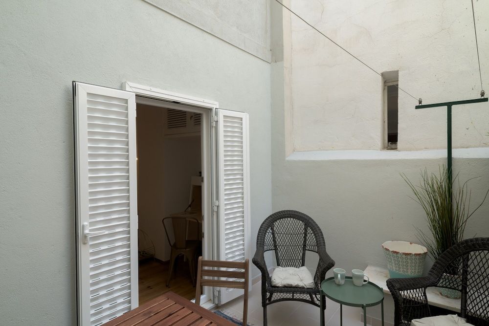 undefined Spacious Bairro Alto Apartment + Courtyard, By TimeCooler 8