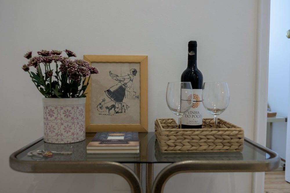 Spacious Bairro Alto Apartment + Courtyard, By TimeCooler Apartment, 2 Bedrooms 16