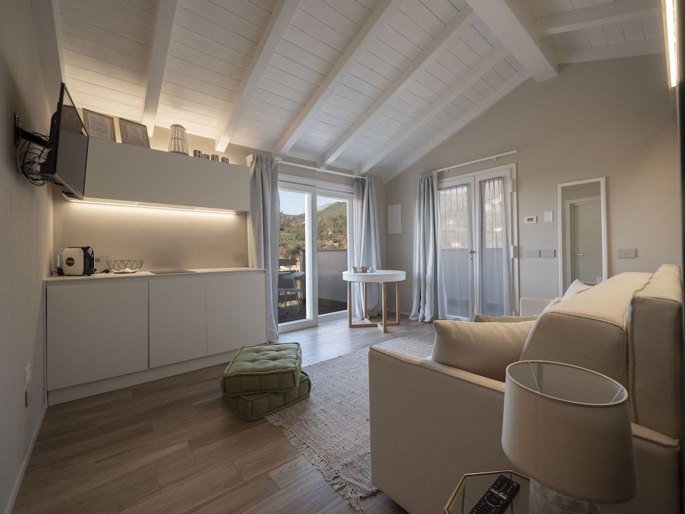 Studio, Sea View