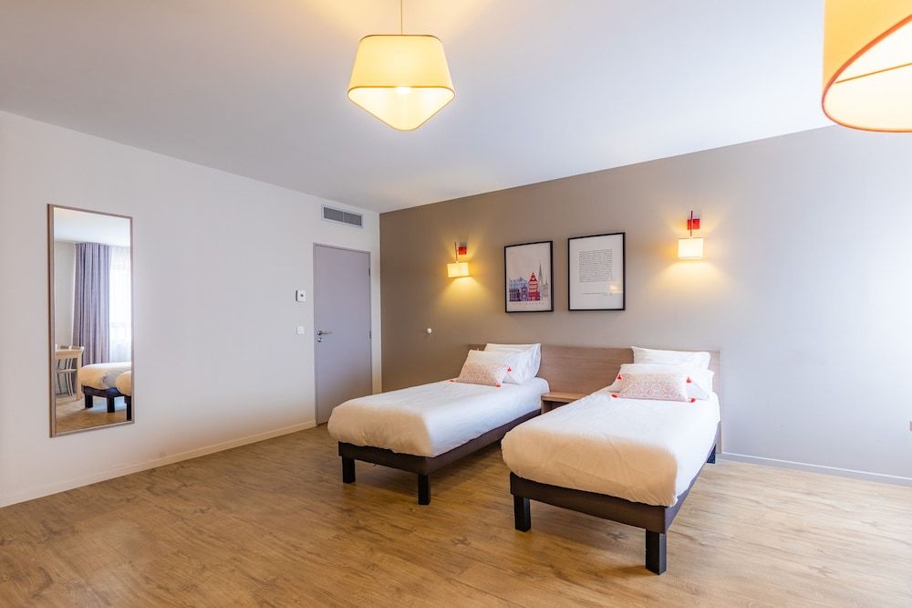 Superior Studio, 2 Twin Beds