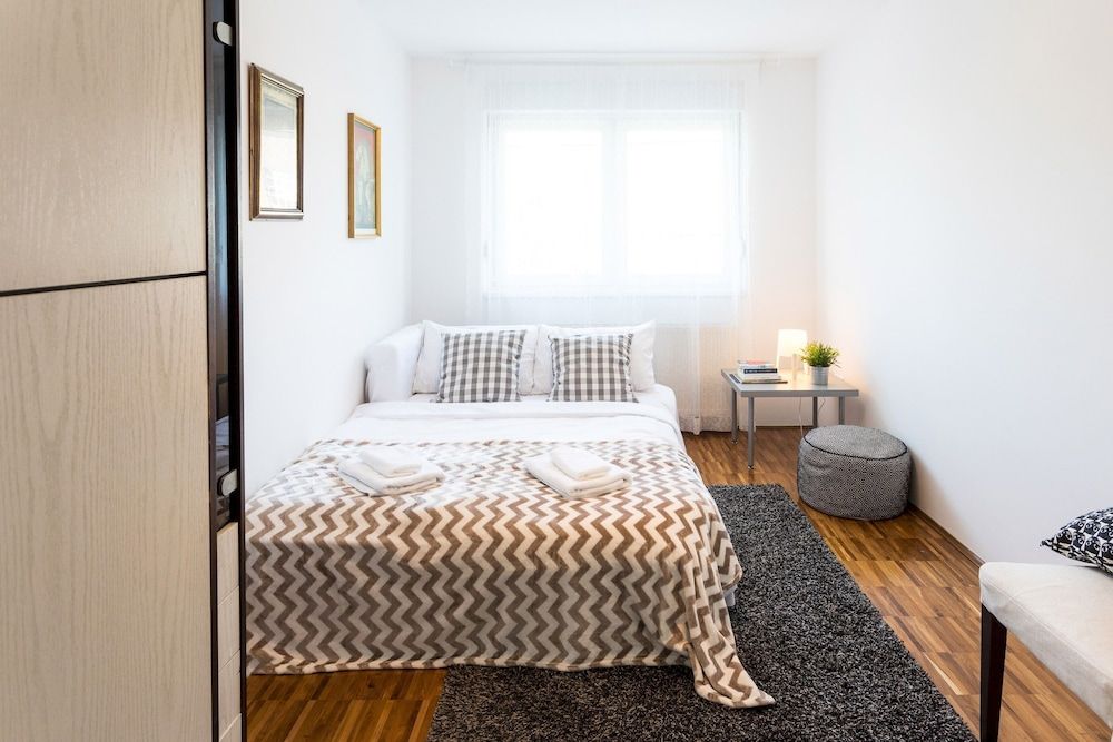 undefined Spacious 2bdr Apartment With Beautiful Terrace 7