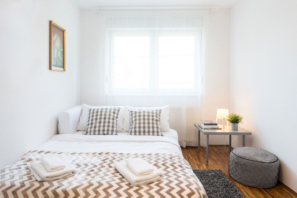 undefined Spacious 2bdr Apartment With Beautiful Terrace 4