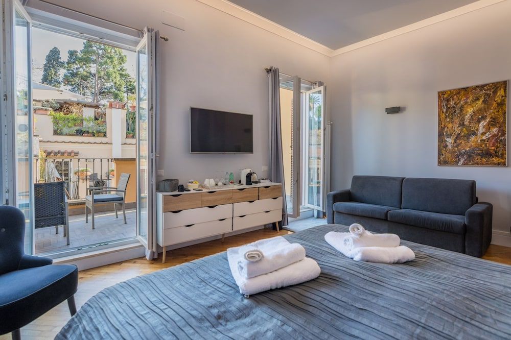 President Gardens Deluxe Room, City View 10
