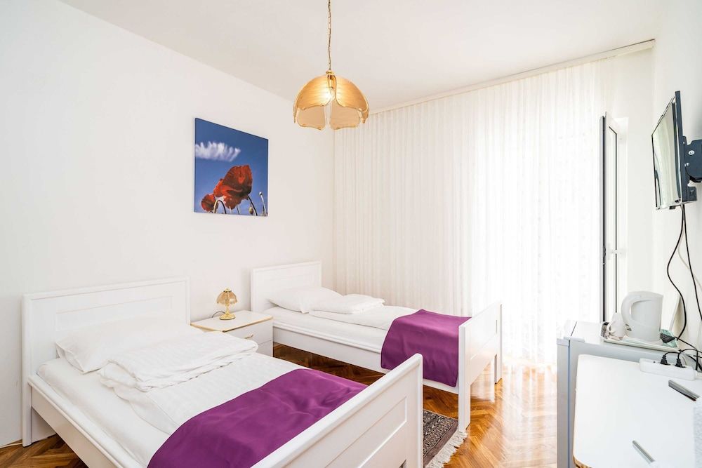 Apartments Peco Apartment (Four Bedroom Apartment - Balcony and ) 8